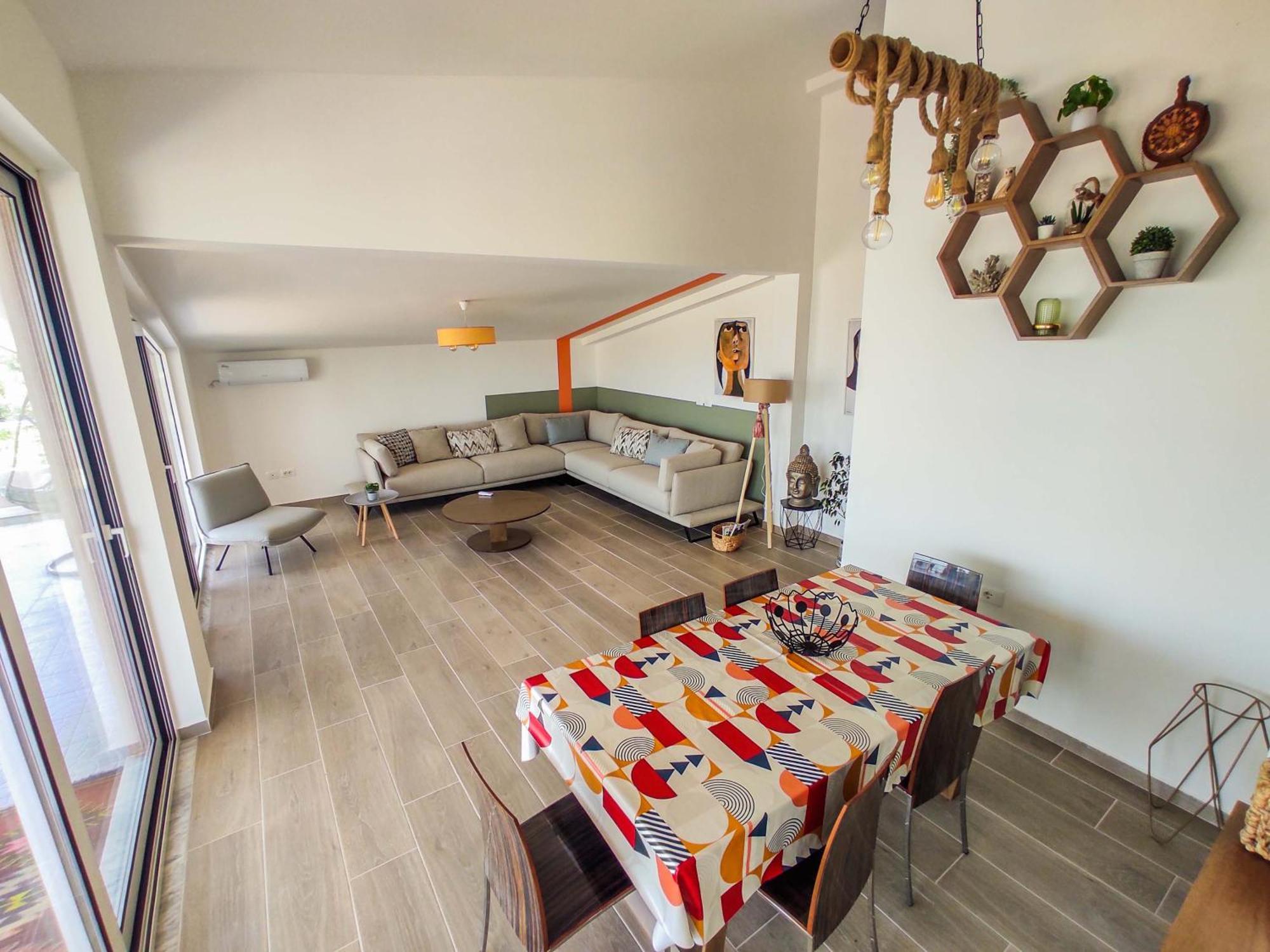 Apartamento Luxurious Attic Tragjas